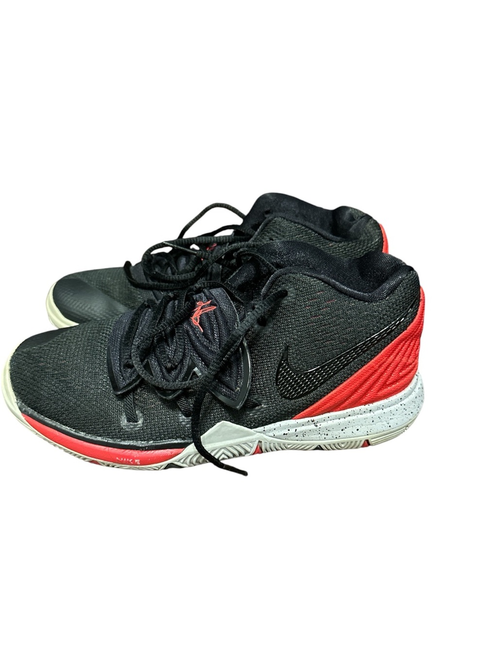 Nike Kyrie Irving 5 "Bred" sneakers high tops basketball shoes size 2Y